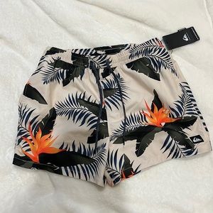 Men’s Quiksilver boardshorts